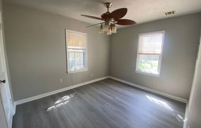 3 beds, 1 bath, $1,250