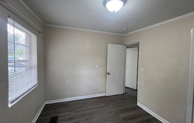 3 beds, 1 bath, $1,350