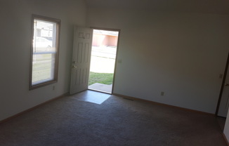 3 beds, 2 baths, $975