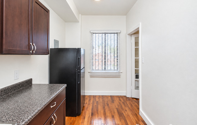 314 S ALEXANDRIA AVE