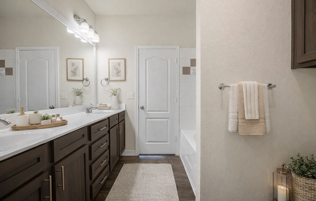 3 beds, 2 baths, 1,431 sqft, $1,995, Unit 1236