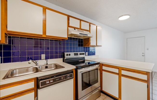 1 bed, 1 bath, $999, Unit 262