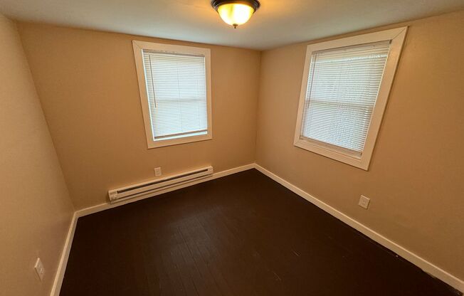 2 Bedroom Renovated House For Rent in Enfield