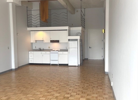 Studio, 1 bath, 620 sqft, $2,700, Unit 407