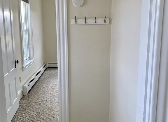 2 beds, 1 bath, 1,100 sqft, $2,100, Unit 140