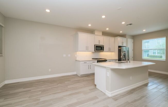 4639 ALMADA LN