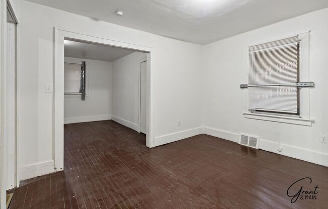 2 beds, 1 bath, $950, Unit Unit 2 - Upper