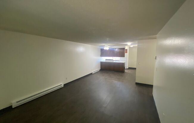 2 beds, 1 bath, 820 sqft, $1,195, Unit 2