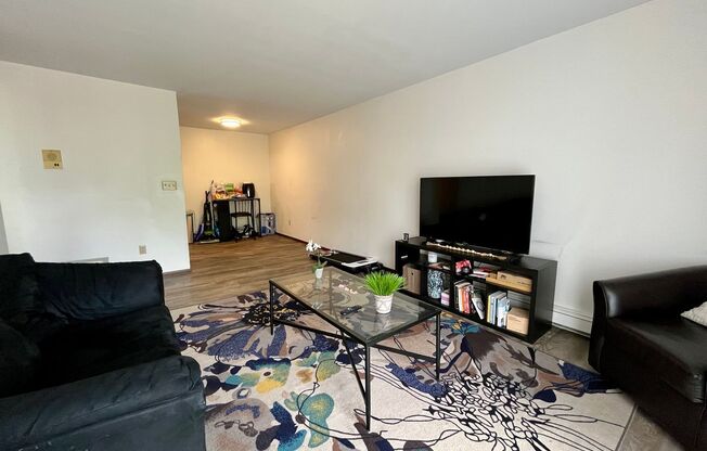 1 bed, 1 bath, $1,055, Unit 48