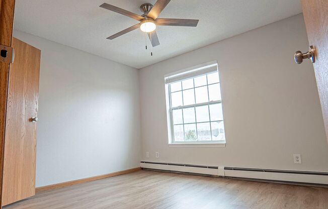 1 bed, 1 bath, 693 sqft, $1,400, Unit 99-210