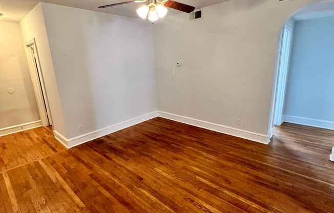 3 beds, 2 baths, $2,100, Unit Apt. 302