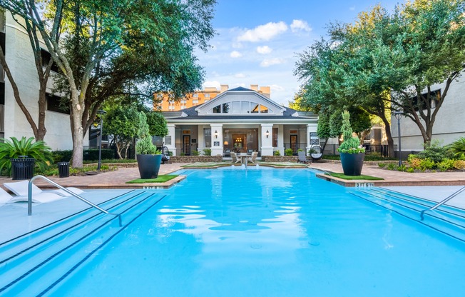 Villas at Hermann Park | Houston, TX | Pristine Pool