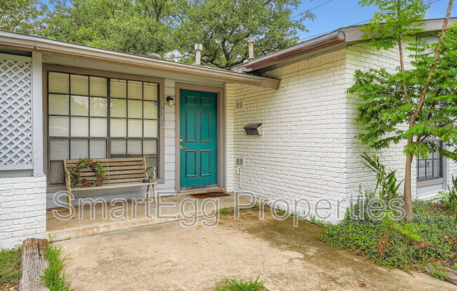 1612 BROADMOOR DR