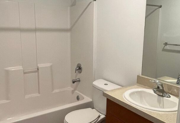 Studio, 1 bath, 180 sqft, $1,195, Unit 5304