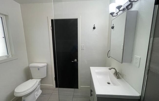 1 bed, 1 bath, 624 sqft, $1,999, Unit A