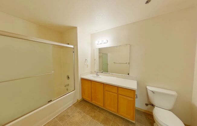 2 beds, 1 bath, $1,600, Unit 4