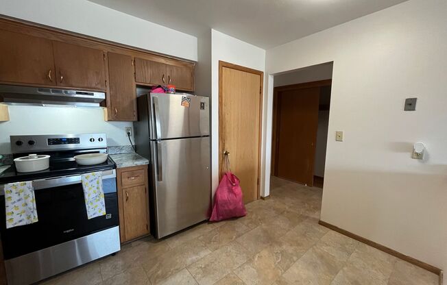1 bed, 1 bath, $1,015, Unit 23