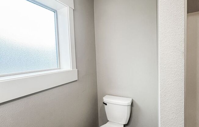 1 bed, 1 bath, 690 sqft, $1,300, Unit Cap5