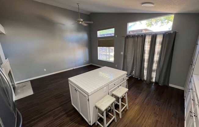 A truly rare and stunning Brentwood single-story rental opportunity! Nearly 1700 square feet! Beautiful neighborhood close to walking trails, aquatic park, schools & shopping! Newer paint, sharp laminate LVP flooring!