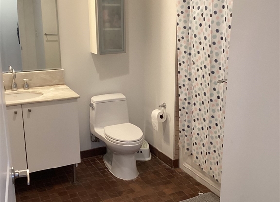 2 beds, 1 bath, 944 sqft, $4,600, Unit 605