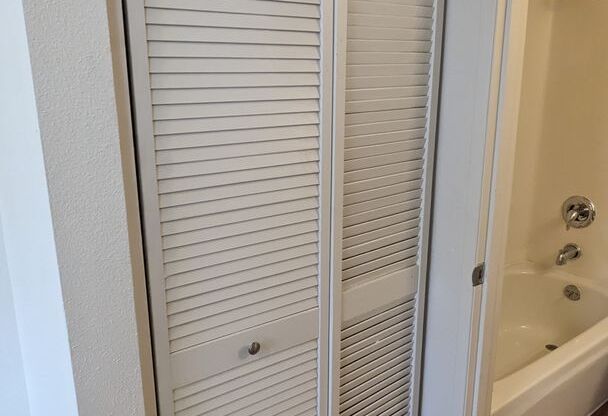 Studio, 1 bath, 350 sqft, $925, Unit 203