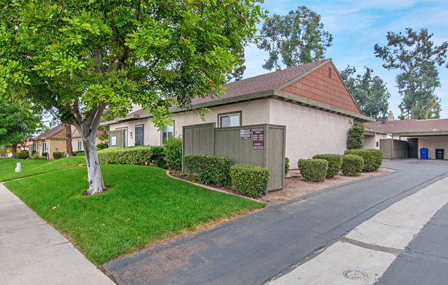 3 Bedroom, 2 Bath 1374sf Detached condo in Mesa Village 92126.