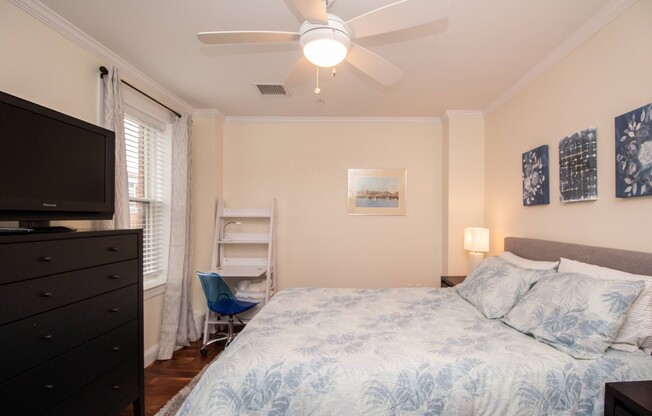 2 beds, 2 baths, 1,000 sqft, $7,800, Unit 4