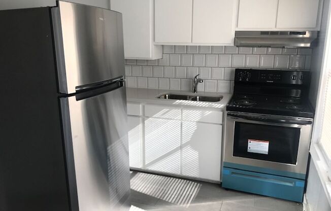 2 beds, 1 bath, 500 sqft, $850, Unit 27