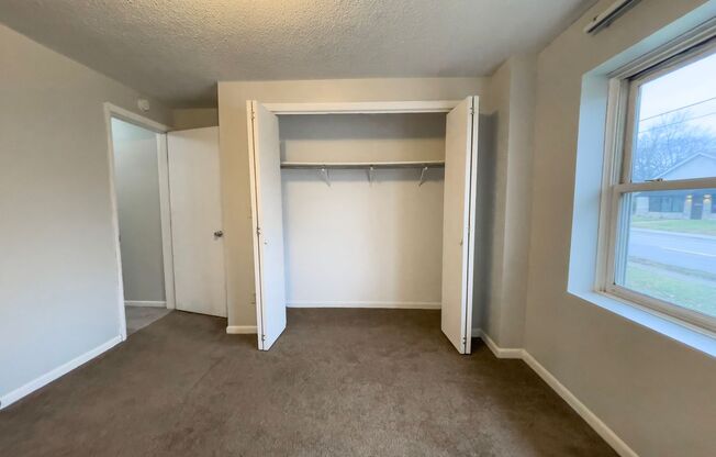 3 beds, 1 bath, 1,012 sqft, $900, Unit 1409