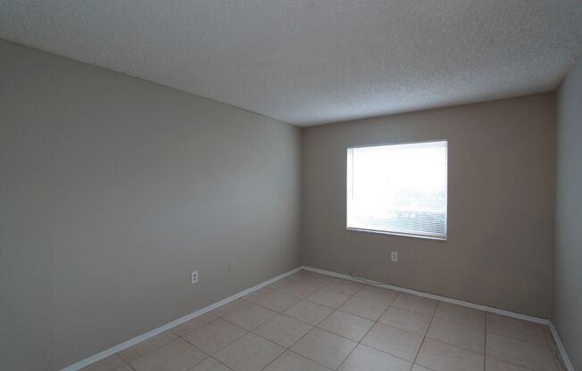 2 beds, 1 bath, $1,450, Unit # 83