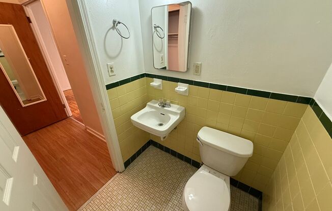 Studio, 1 bath, 487 sqft, $1,250, Unit Fifth 206