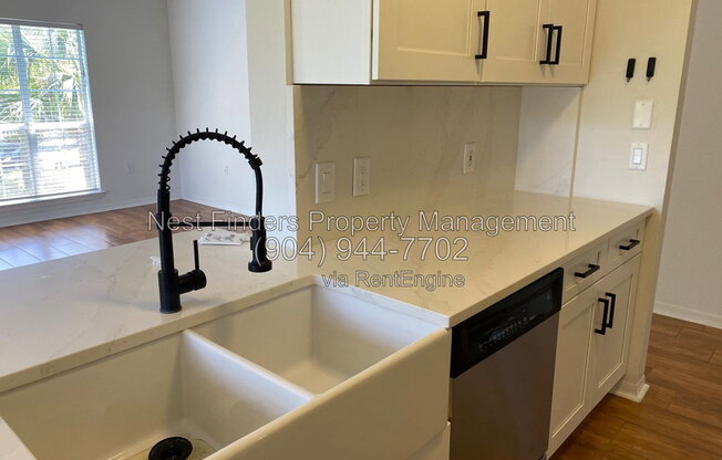 3 beds, 2 baths, 1,355 sqft, $2,000, Unit Apartment 1627