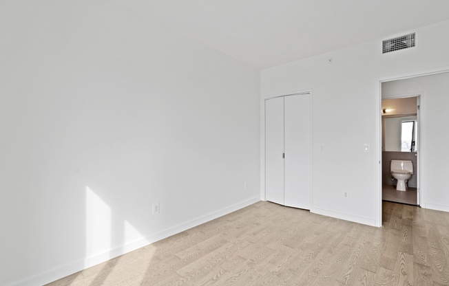 1 bed, 1 bath, $4,200, Unit 417