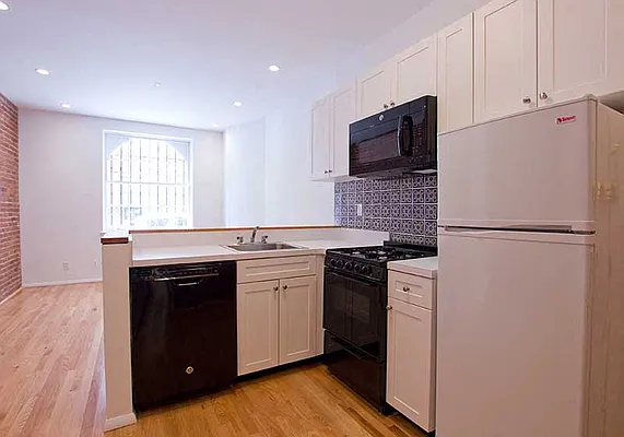 Studio, 1 bath, $2,550, Unit 1FE
