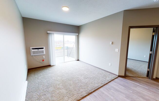 1 bed, 1 bath, 625 sqft, $755, Unit 321-2220