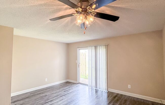 2 beds, 1.5 baths, 850 sqft, $1,195, Unit 16C