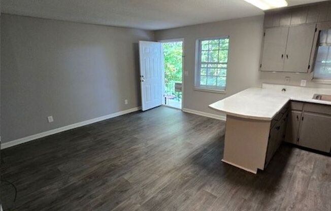 1 bed, 1 bath, $900, Unit 3712- Unit 15