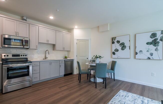 1 bed, 1 bath, 429 sqft, $1,375