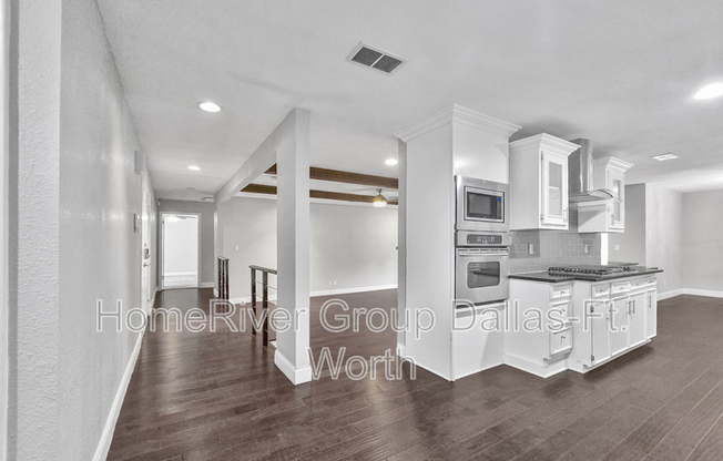 9033 Flicker Ln