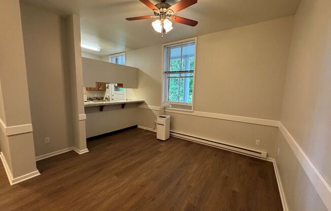 2 beds, 1 bath, 770 sqft, $1,450, Unit 1121