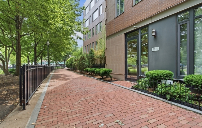 1 bed, 1 bath, 917 sqft, $4,500, Unit 414