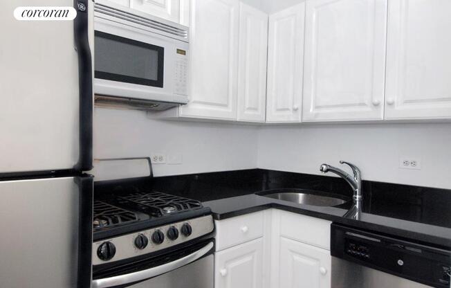Studio, 1 bath, $3,350, Unit 6D