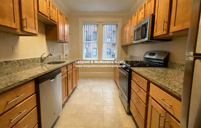 3 beds, 1 bath, 1,372 sqft, $4,600, Unit 3