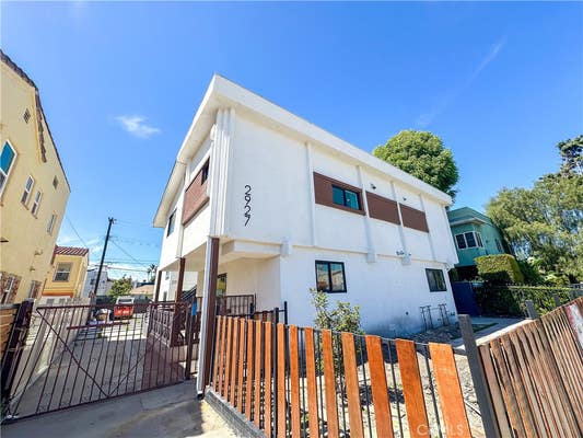 2927 S REDONDO BLVD