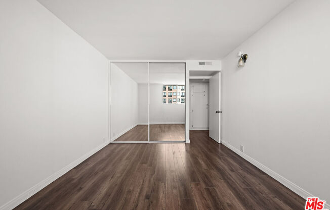 2 beds, 2 baths, 1,037 sqft, $4,500, Unit 1412
