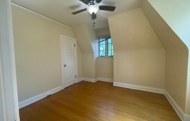 1 bed, 1 bath, 584 sqft, $1,250, Unit C-35