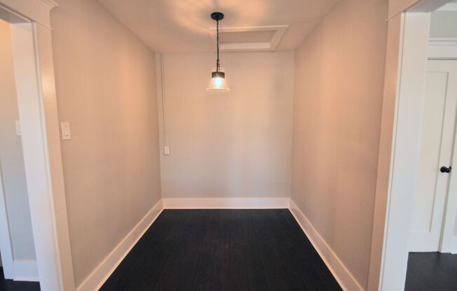 1 bed, 1 bath, $2,400, Unit 312 Temple Ave Unit B