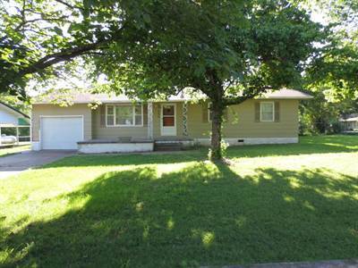 3 beds, 1 bath, $1,375