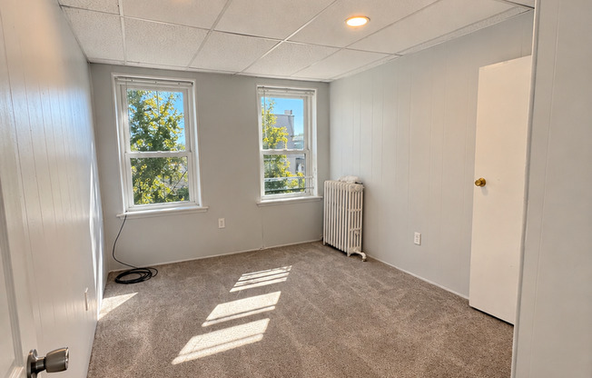 2 beds, 1 bath, $1,200, Unit #2
