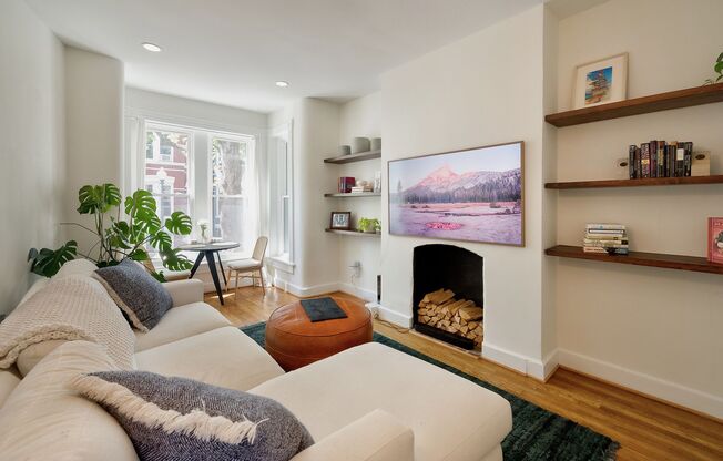 H Street Corridor/Capitol Hill Fabulous Rowhouse w/Private Parking Available July 1st